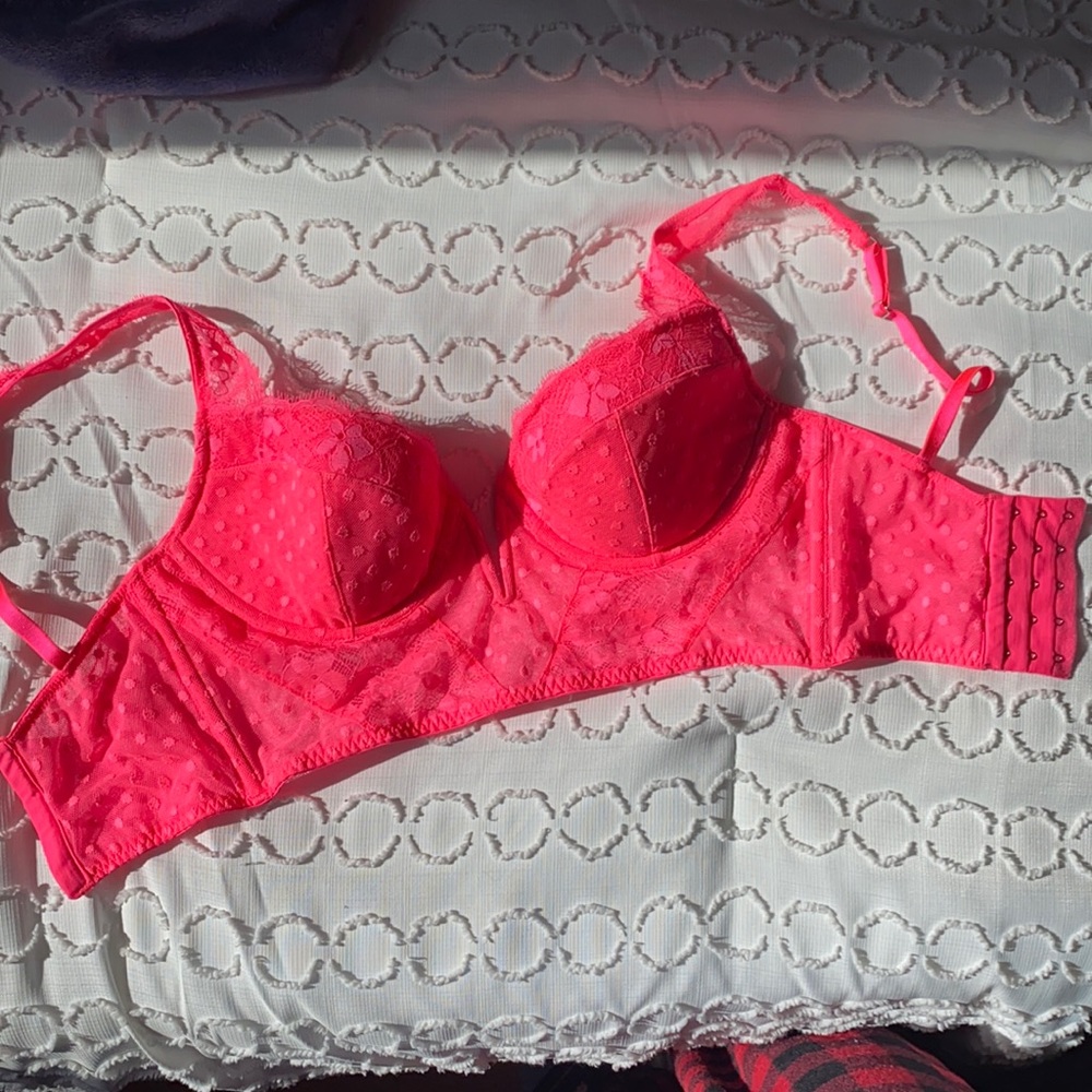 Victoria’s Secret bra like new! 32DDD